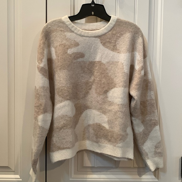 Lucky Brand Sweaters - LUCKY BRAND Cream Tan Cozy Camo Sweater S